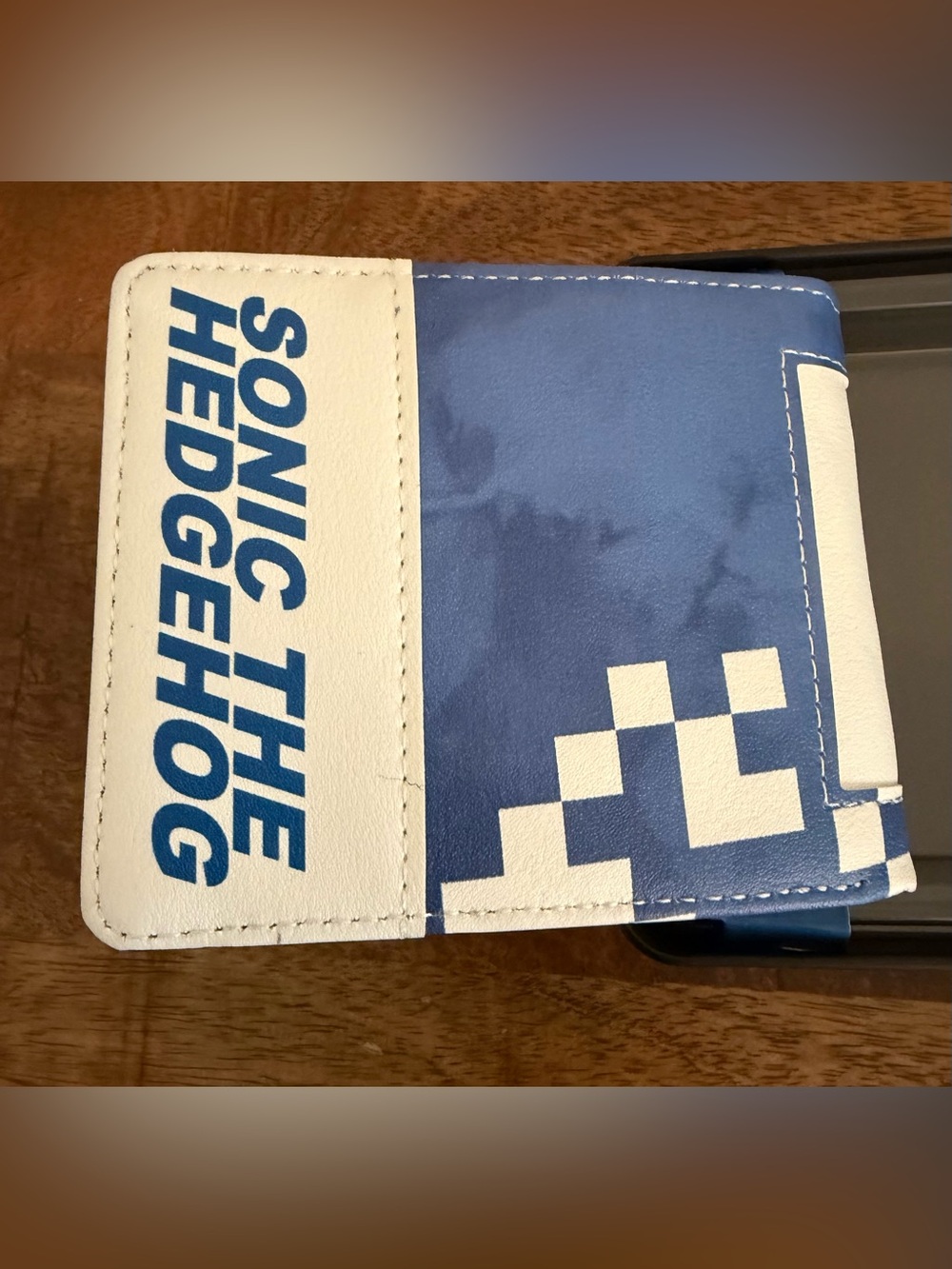 Sonic the Hedgehog Bi-Fold Wallet - NWT - Picture 2 of 7